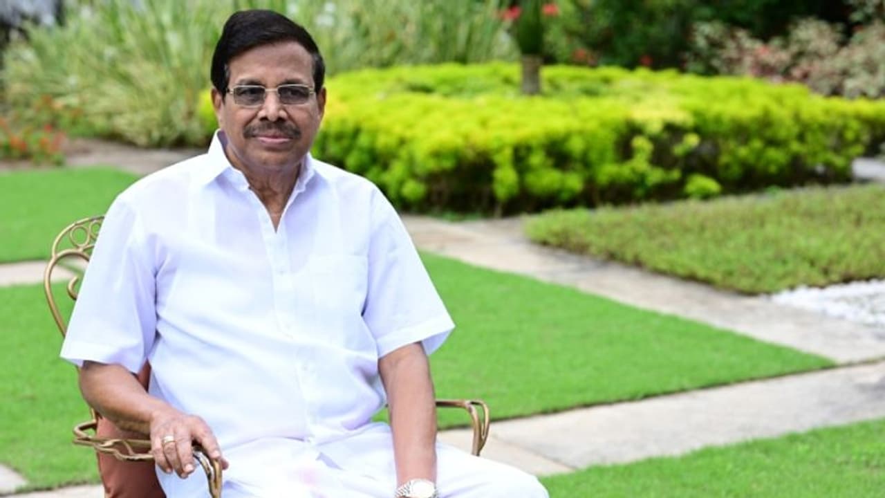 വ്യവസായിയും ചലച്ചിത്ര നിര്മ്മാതാവുമായ പി വി ഗംഗാധരന് അന്തരിച്ചു വ്യവസായിയും ചലച്ചിത്ര നിര്മ്മാതാവുമായ പി വി ഗംഗാധരന് അന്തരിച്ചു