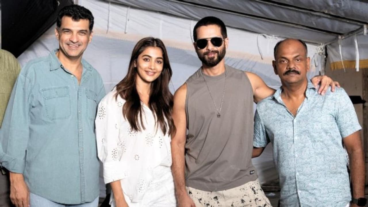 ഷാഹിദ് കപൂറിനെ നായകനാക്കി ബോളിവുഡ് അരങ്ങേറ്റം; നായികയെ പ്രഖ്യാപിച്ച് റോഷന് ആന്ഡ്രൂസ് ഷാഹിദ് കപൂറിനെ നായകനാക്കി ബോളിവുഡ് അരങ്ങേറ്റം; നായികയെ പ്രഖ്യാപിച്ച് റോഷന് ആന്ഡ്രൂസ്