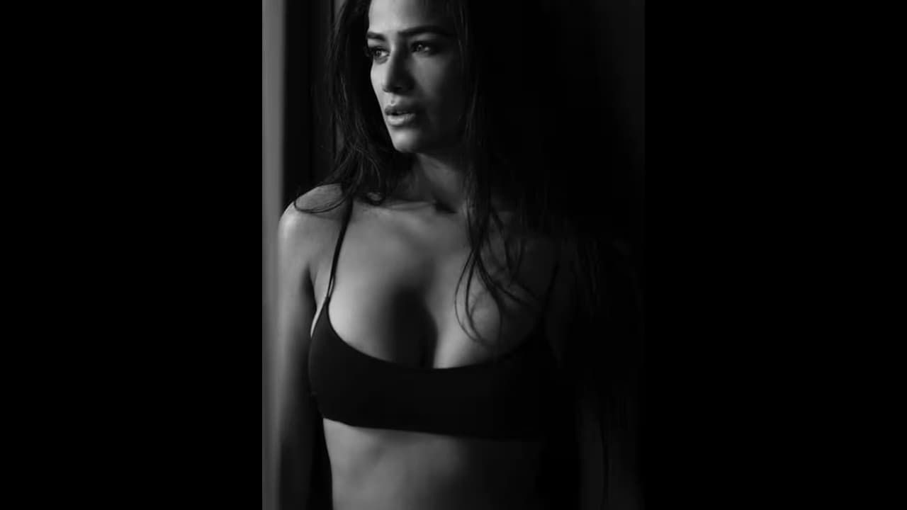 ಪೋರ್ನೋಗ್ರಫಿ ಕೇಸಲ್ಲಿ ಸಿಕ್ಕಿಬಿದ್ದಿದ್ದ ಪೂನಂ ಪಾಂಡೆ! ಆಗಿದ್ದಾದ್ರೂ ಏನು? ಪೋರ್ನೋಗ್ರಫಿ ಕೇಸಲ್ಲಿ ಸಿಕ್ಕಿಬಿದ್ದಿದ್ದ ಪೂನಂ ಪಾಂಡೆ! ಆಗಿದ್ದಾದ್ರೂ ಏನು?