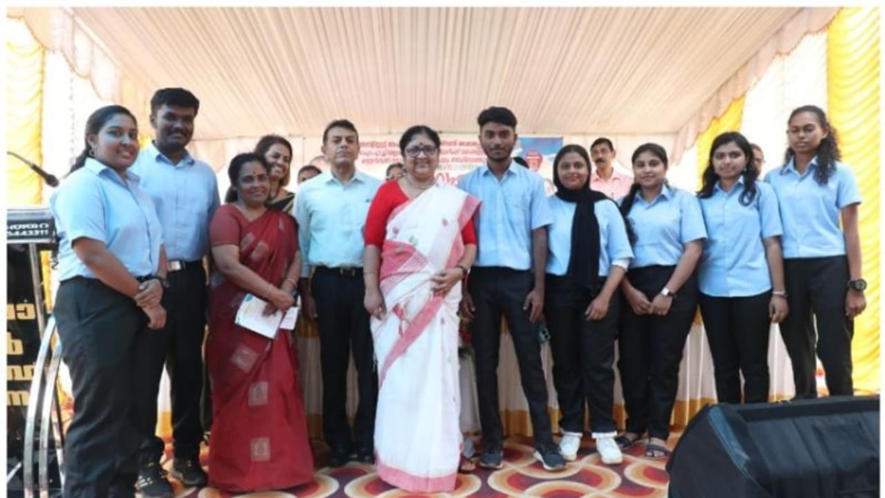 ഐഎച്ച്ആർഡിയുടെ എല്ലാ എഞ്ചിനീയറിംഗ് കോളേജുകളിലും ഇനി ജെൻഡർ ന്യൂട്രൽ യൂണിഫോം ഐഎച്ച്ആർഡിയുടെ എല്ലാ എഞ്ചിനീയറിംഗ് കോളേജുകളിലും ഇനി ജെൻഡർ ന്യൂട്രൽ യൂണിഫോം