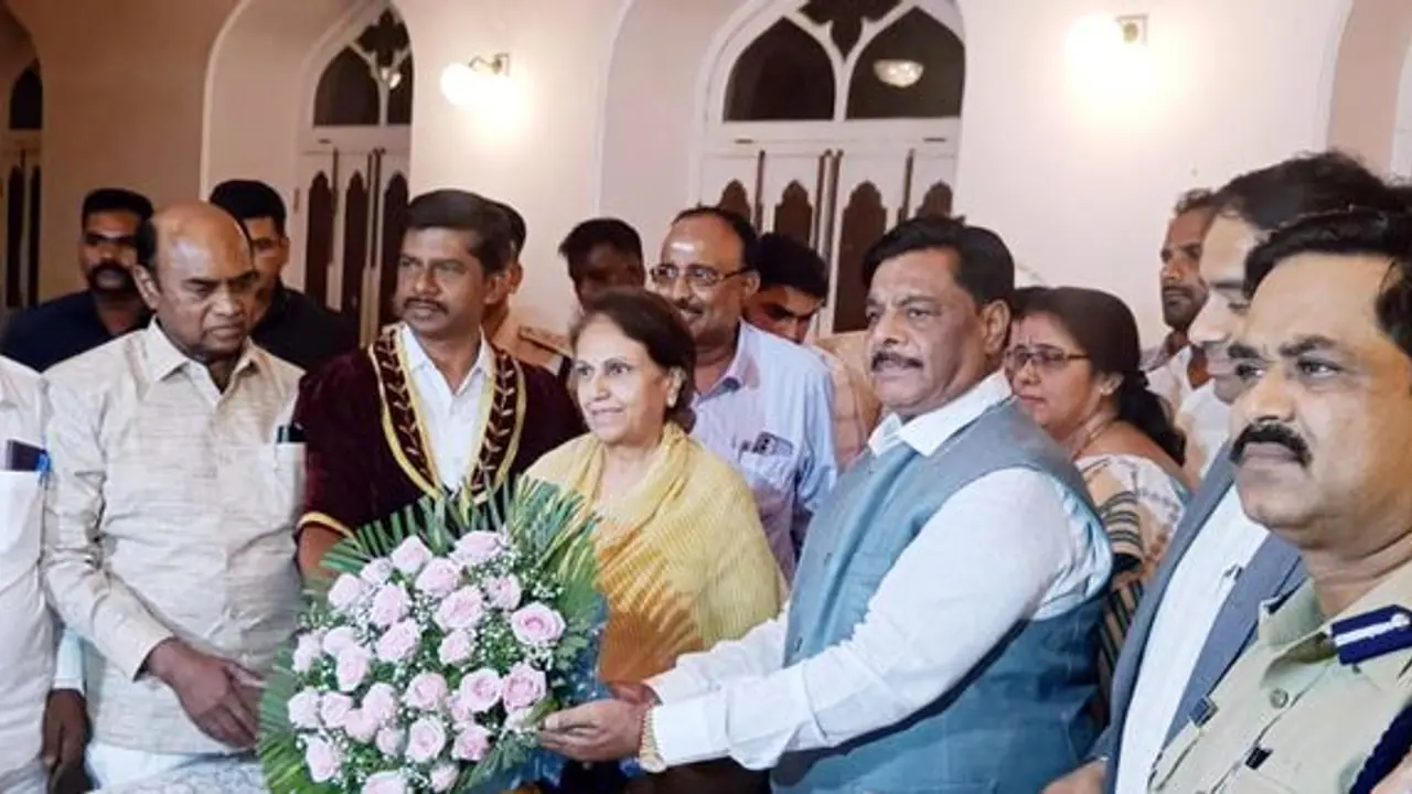 ಮೈಸೂರು ದಸರಾ: ರಾಜವಂಶಸ್ಥರಿಗೆ ಅಧಿಕೃತ ಆಹ್ವಾನ