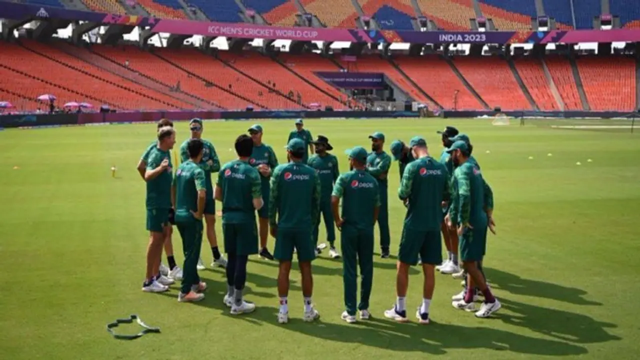 ಬ್ಯಾಟ್ ಮೇಲೆ ಪ್ಯಾಲೆಸ್ತಿನ್ ಬೆಂಬಲಿಸಿ ಸ್ಟಿಕ್ಕರ್, ಪಾಕ್ ಕ್ರಿಕೆಟಿಗ ಅಜಮ್‌ ಖಾನ್‌ಗೆ ದಂಡ!