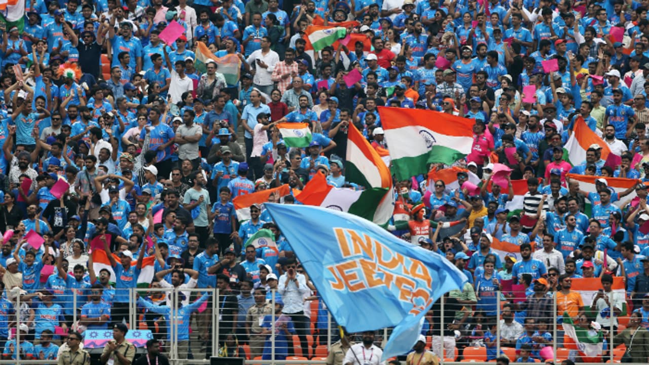 IND vs PAK ಭಾರತ ಗೆಲುವಿಗೆ ಕಾಶ್ಮೀರದಲ್ಲಿ ಸಂಭ್ರಮಾಚರಣೆ, ಮೋದಿ ಸೇರಿ ಗಣ್ಯರ ಅಭಿನಂದನೆ! IND vs PAK ಭಾರತ ಗೆಲುವಿಗೆ ಕಾಶ್ಮೀರದಲ್ಲಿ ಸಂಭ್ರಮಾಚರಣೆ, ಮೋದಿ ಸೇರಿ ಗಣ್ಯರ ಅಭಿನಂದನೆ!