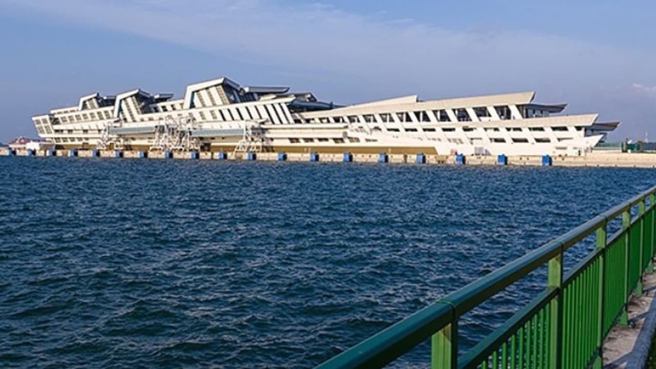 சிங்கப்பூர்.. 4000 பேருடன் புறப்படவிருந்த சொகுசு கப்பல்.. மெயில் மூலம் வெடிகுண்டு மிரட்டல் என்ன நடந்தது? சிங்கப்பூர்.. 4000 பேருடன் புறப்படவிருந்த சொகுசு கப்பல்.. மெயில் மூலம் வெடிகுண்டு மிரட்டல் என்ன நடந்தது?