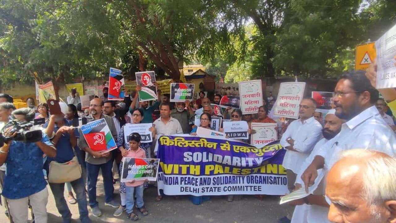 പലസ്തീനിലെ ജനങ്ങളെ മൃഗങ്ങളായാണ് ഇസ്രയേൽ കാണുന്നത്: സിപിഎം പിബി അംഗം നിലോത്പൽ ബസു പലസ്തീനിലെ ജനങ്ങളെ മൃഗങ്ങളായാണ് ഇസ്രയേൽ കാണുന്നത്: സിപിഎം പിബി അംഗം നിലോത്പൽ ബസു