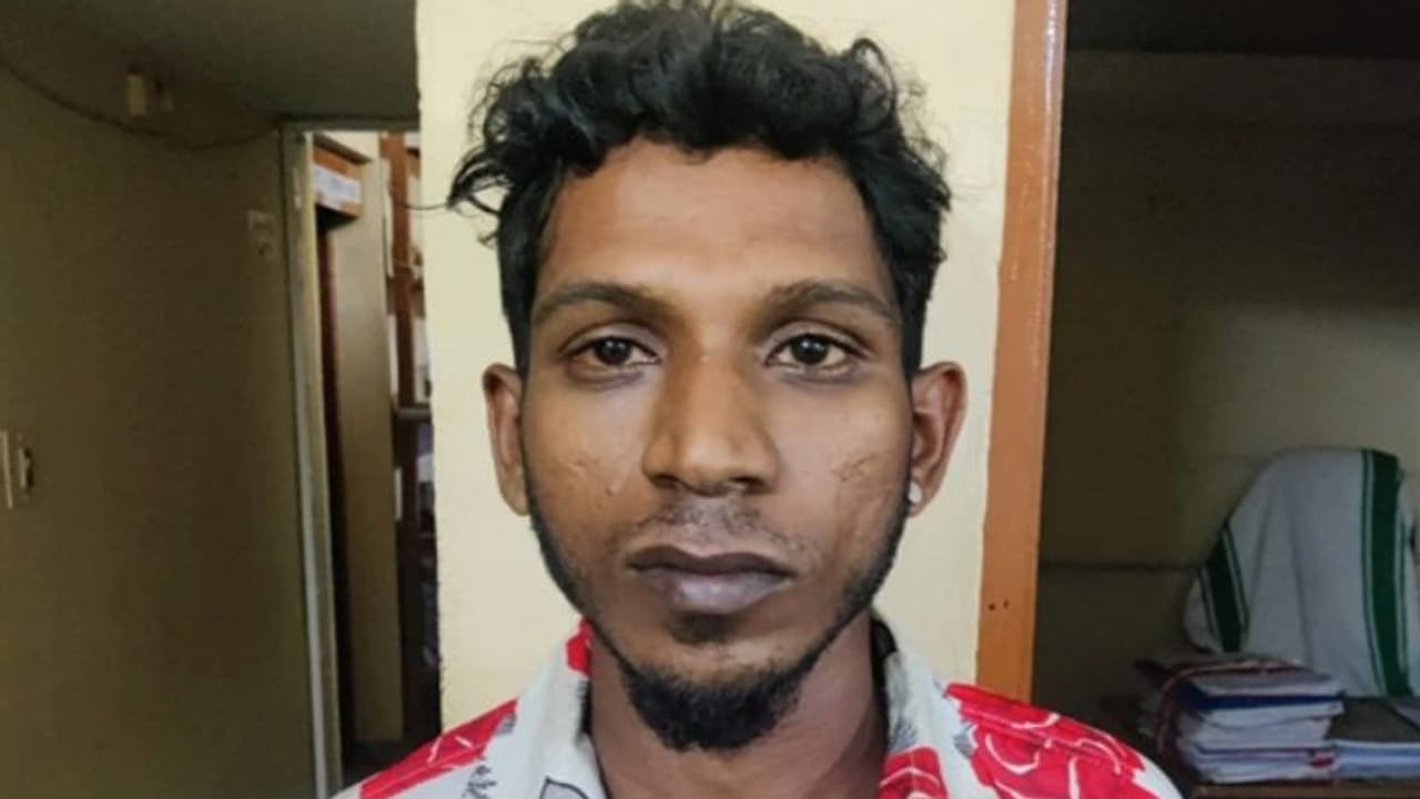 സ്കൂളുകളിൽ മോഷണം, അടിച്ചു മാറ്റുന്നത് ഇവ; താമസിക്കാനിടം നല്കിയ സുഹൃത്തിന്റെ വീട്ടിലും മോഷണം, ഒടുവിൽ അറസ്റ്റ് സ്കൂളുകളിൽ മോഷണം, അടിച്ചു മാറ്റുന്നത് ഇവ; താമസിക്കാനിടം നല്കിയ സുഹൃത്തിന്റെ വീട്ടിലും മോഷണം, ഒടുവിൽ അറസ്റ്റ്