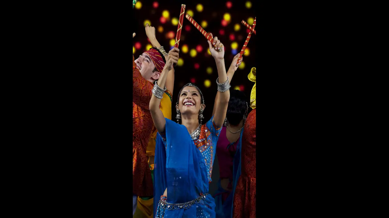 ನವರಾತ್ರಿ ಗರ್ಬಾ ನೃತ್ಯದಲ್ಲಿ ಲವ್ ಜಿಹಾದ್ ತಡೆಗೆ ಹೊಸ ನೀತಿ; ತಿಲಕ, ಆಧಾರ್ ಕಾರ್ಡ್ ಕಡ್ಡಾಯ!