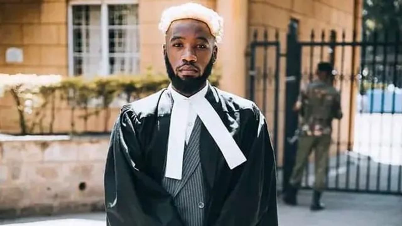 கோர்ட்டுக்கே டிமிக்கி கொடுத்த போலி வக்கீல்.. ஆனா அவர் வாதாடி ஜெயித்த கேஸ் 26ம் குழம்பி நிற்கும் அதிகாரிகள்! கோர்ட்டுக்கே டிமிக்கி கொடுத்த போலி வக்கீல்.. ஆனா அவர் வாதாடி ஜெயித்த கேஸ் 26ம் குழம்பி நிற்கும் அதிகாரிகள்!