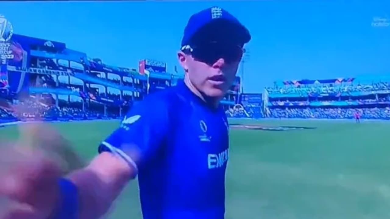 റഹ്മാനുള്ള ഗുര്‍ബാസ് പഞ്ഞിക്കിട്ടതിന് പാവം ക്യാമറാമാനോട് പ്രതികാരം തീര്‍ത്ത് സാം കറന്‍