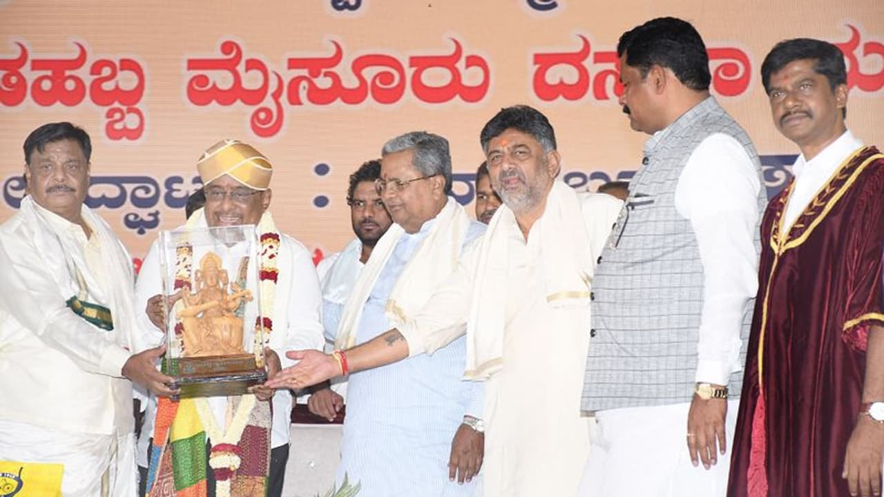 ಬರಗಾಲವಿದ್ದರೂ ಅರ್ಥಪೂರ್ಣ ದಸರಾ ಆಚರಣೆಗೆ ಒತ್ತು: ಸಿಎಂ ಸಿದ್ದರಾಮಯ್ಯ