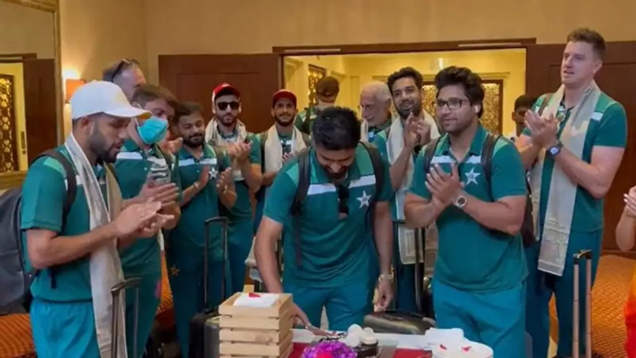 ODI World Cup 2023: Pakistan arrive in Bengaluru for Australia clash; celebrate Babar Azam's birthday (WATCH) ODI World Cup 2023: Pakistan arrive in Bengaluru for Australia clash; celebrate Babar Azam's birthday (WATCH)