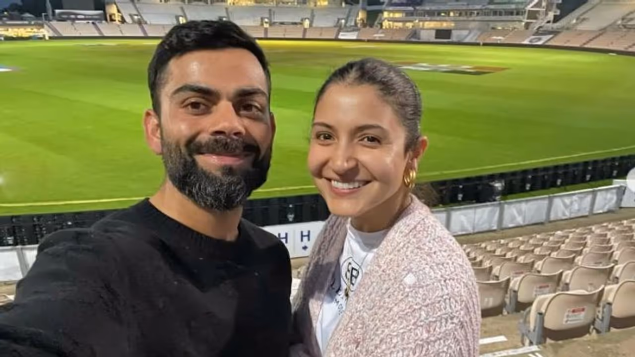 Is Anushka Sharma embracing her baby bump in new video with Virat Kohli? Fans await confirmation Is Anushka Sharma embracing her baby bump in new video with Virat Kohli? Fans await confirmation
