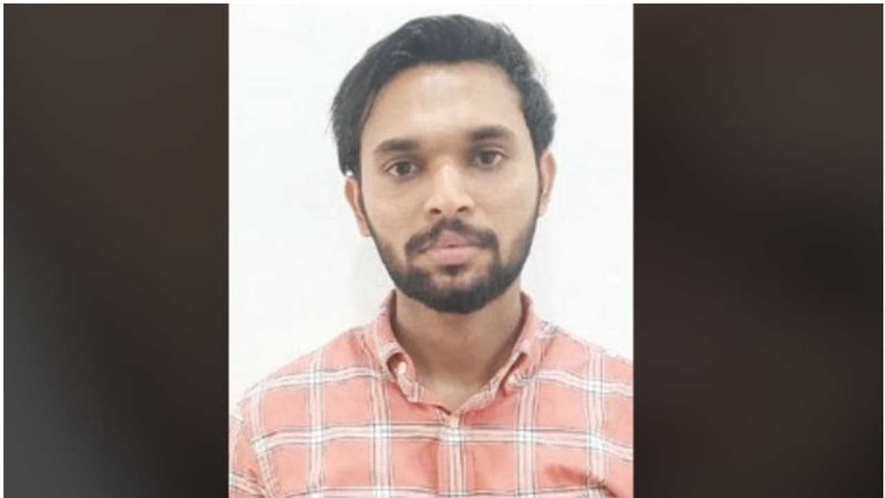 കവര്ന്നത് പത്തുപവന് സ്വര്ണവും 12 ലക്ഷവും; വീട്ടിൽ മോഷണ ലക്ഷണങ്ങളില്ല, ആളെ കിട്ടിയപ്പോള് ട്വിസ്റ്റ് കവര്ന്നത് പത്തുപവന് സ്വര്ണവും 12 ലക്ഷവും; വീട്ടിൽ മോഷണ ലക്ഷണങ്ങളില്ല, ആളെ കിട്ടിയപ്പോള് ട്വിസ്റ്റ്