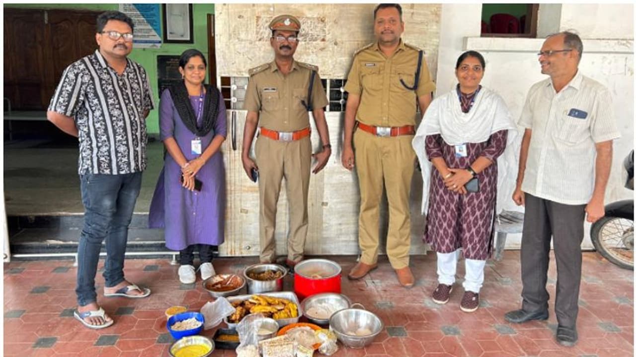 പാത്തുമ്മയുടെ ചായക്കട, ലോഡഡ് കഫേ, ബേയ്റൂട്ട് ബിസ്ട്രോ.... പഴകിയ ഭക്ഷണം പിടികൂടി നശിപ്പിച്ചു
