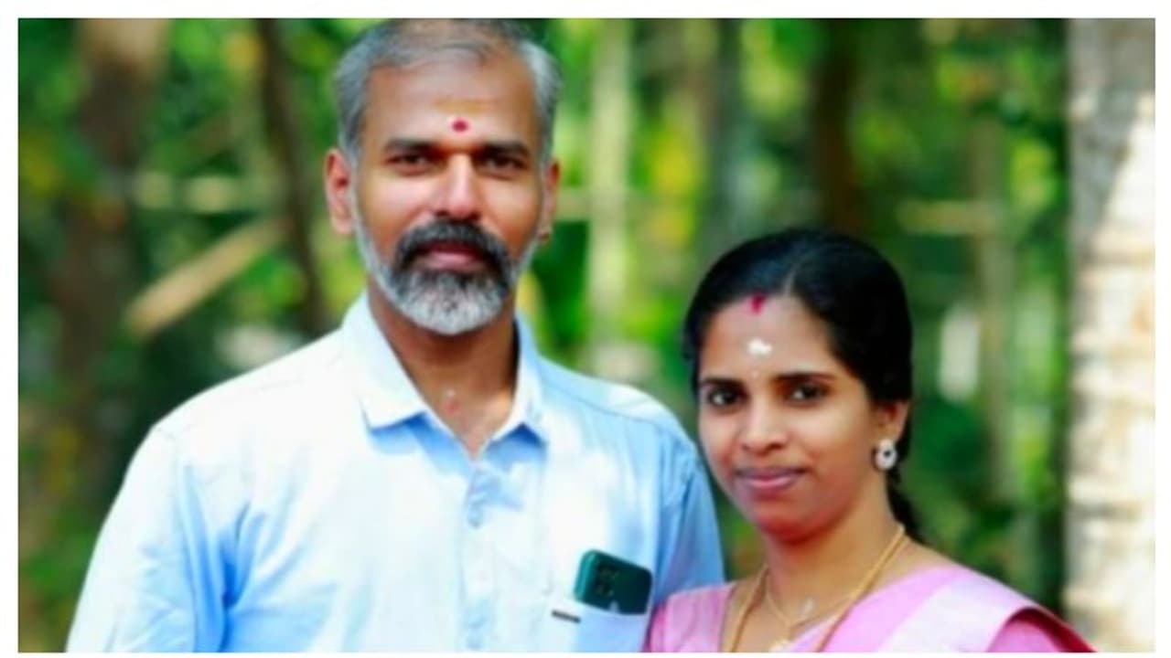 അമിത വേ​ഗതയിലെത്തിയ ബസ് സ്കൂട്ടറിൽ ഇടിച്ചുകയറി; ദമ്പതികൾക്ക് ദാരുണാന്ത്യം 