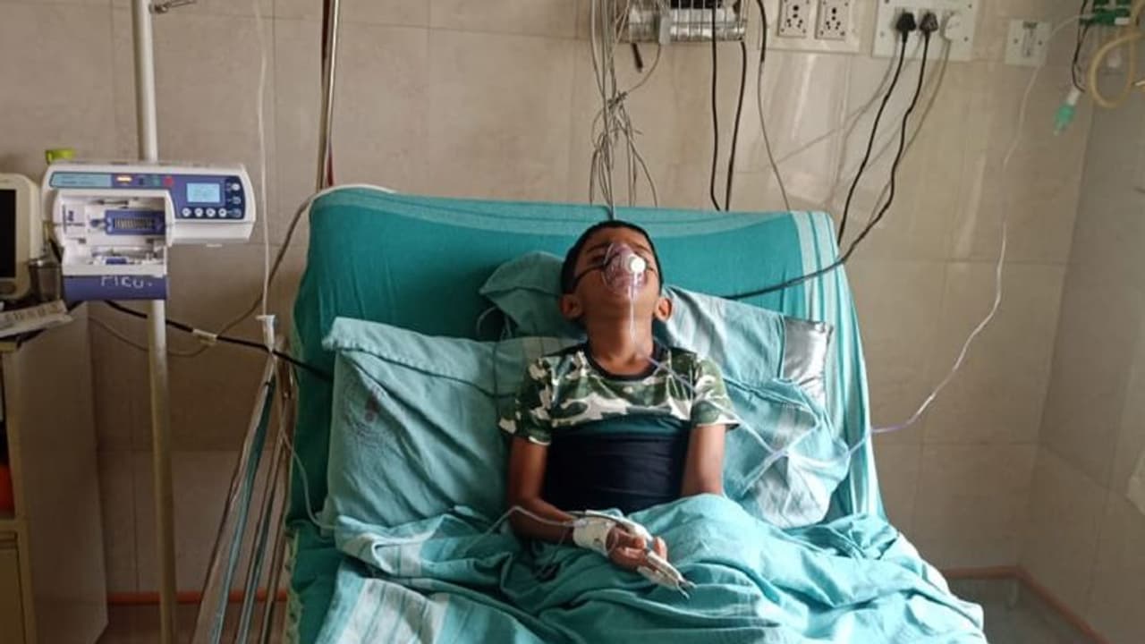 'ಕೈ' ಮುಖಂಡನ ಅಣಬೆ ಫ್ಯಾಕ್ಟರಿ ಅವಾಂತರ: ಉಸಿರಾಟ ಸಮಸ್ಯೆಯಿಂದ ಬಾಲಕ ಆಸ್ಪತ್ರೆಗೆ!