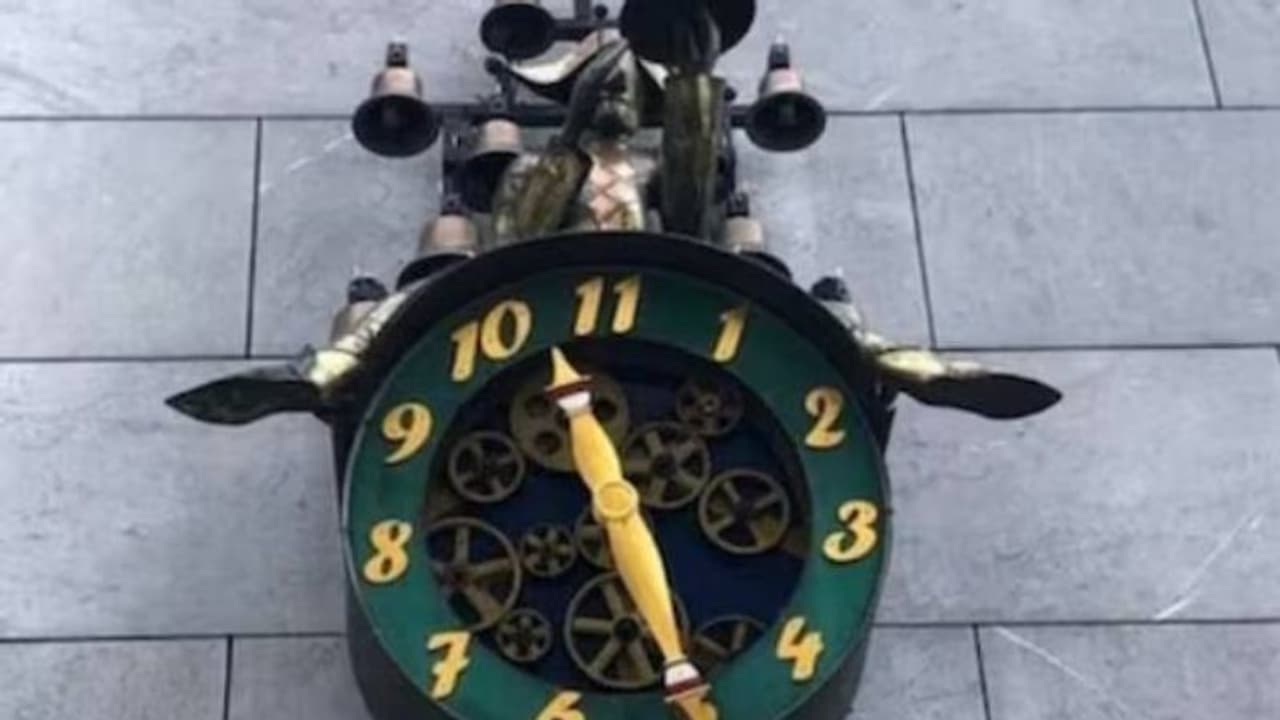 ഈ ന​ഗരത്തിലെ ക്ലോക്കുകളിൽ പലതിലും 12 എന്ന അക്കമില്ല, പിന്നിലെ വിചിത്രമായ കാരണമിത്!