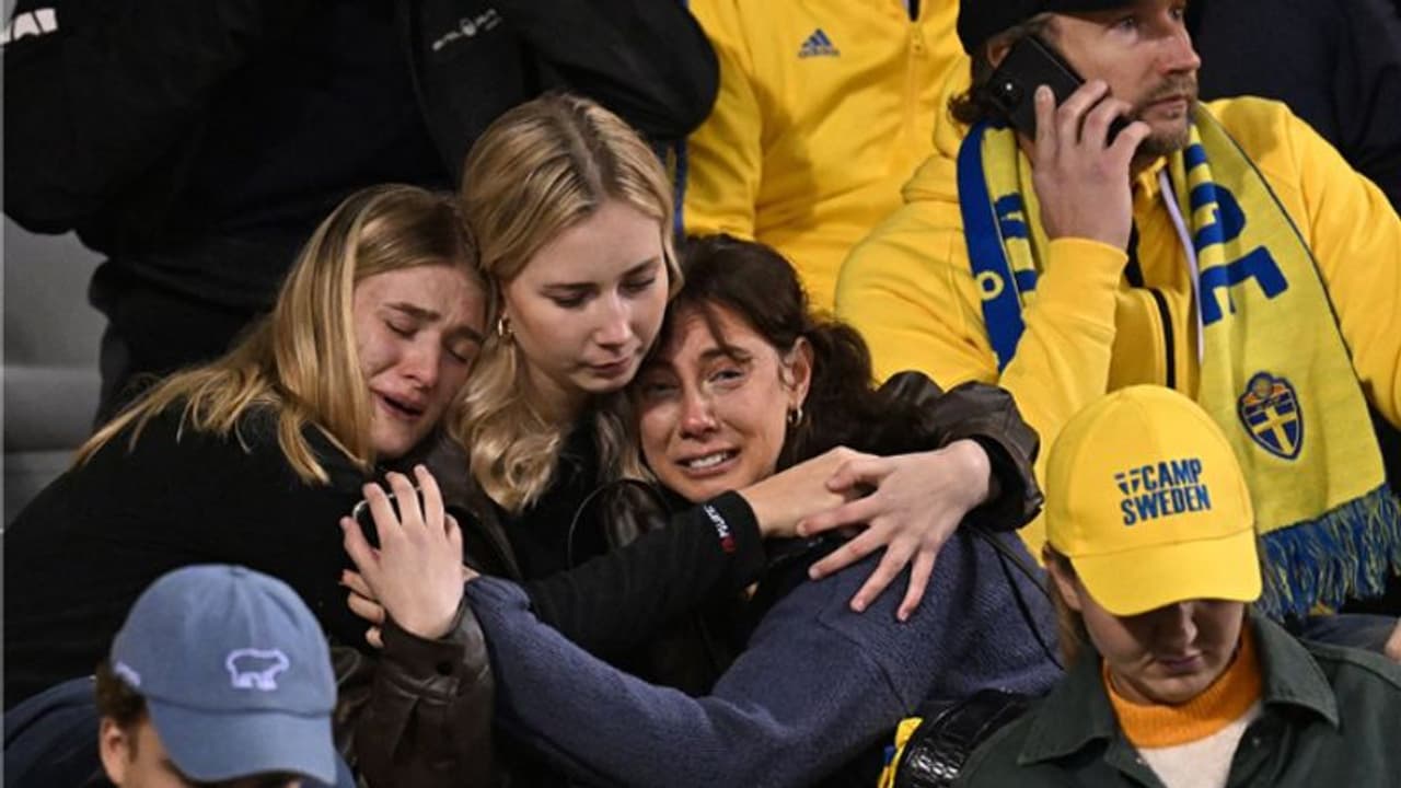 തീവ്രവാദി ആക്രമണം: ബെല്ജിയം സ്വീഡന് മത്സരം ഉപേക്ഷിച്ചു! പൊലിഞ്ഞത് രണ്ട് സ്വീഡിഷ് ഫുട്ബോള് ആരാധകരുടെ ജീവന് തീവ്രവാദി ആക്രമണം: ബെല്ജിയം സ്വീഡന് മത്സരം ഉപേക്ഷിച്ചു! പൊലിഞ്ഞത് രണ്ട് സ്വീഡിഷ് ഫുട്ബോള് ആരാധകരുടെ ജീവന്