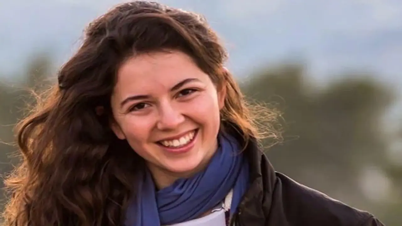 இஸ்ரேல் பாலஸ்தீனம் போர்: மகளின் உடலை கண்டறிய ஆப்பிள் வாட்சை பயன்படுத்திய தந்தை! இஸ்ரேல் பாலஸ்தீனம் போர்: மகளின் உடலை கண்டறிய ஆப்பிள் வாட்சை பயன்படுத்திய தந்தை!