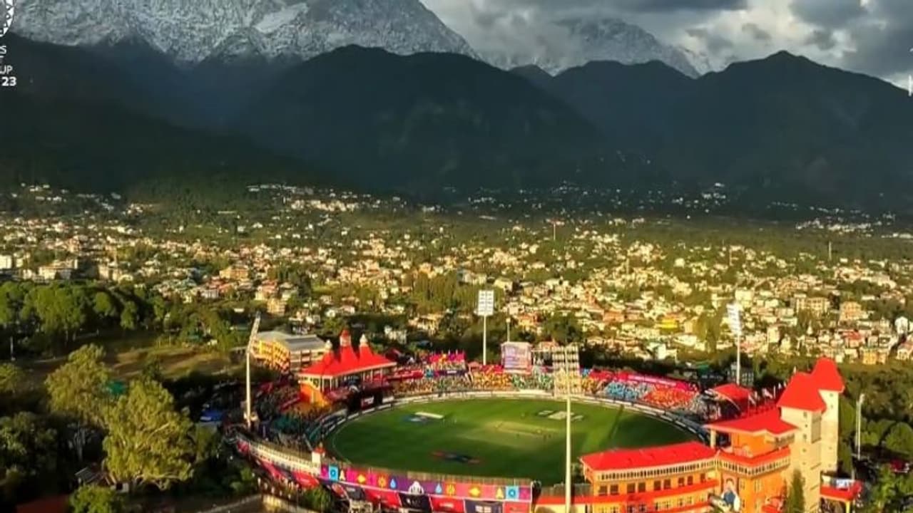 SA vs NED: மழையால் ஓவர்கள் குறைப்பு – அடித்து ஆட முயற்சித்து ஆட்டமிழக்கும் நெதர்லாந்து வீரர்கள்! SA vs NED: மழையால் ஓவர்கள் குறைப்பு – அடித்து ஆட முயற்சித்து ஆட்டமிழக்கும் நெதர்லாந்து வீரர்கள்!