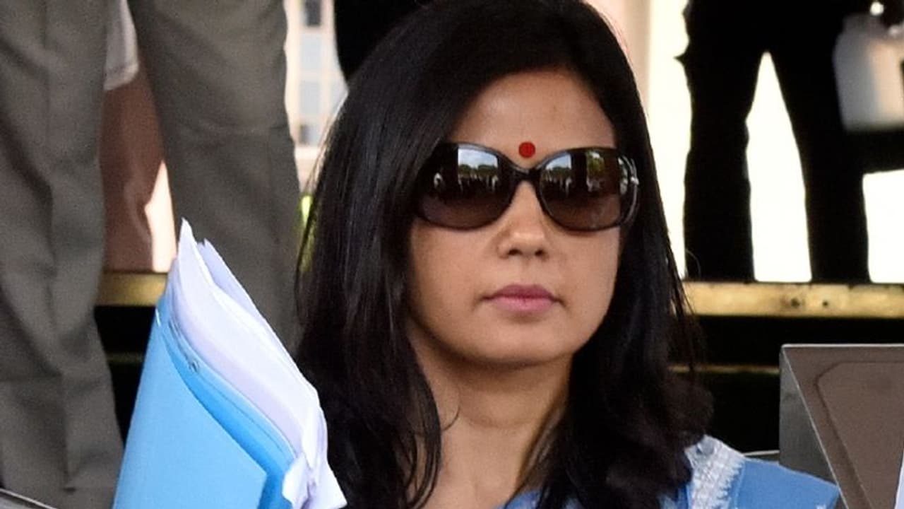 ചോദ്യത്തിന് കോഴ ആരോപണം; മഹുവ മൊയ്ത്ര വിശദീകരണം നല്കിയെന്ന് തൃണമൂല് കോണ്ഗ്രസ് ചോദ്യത്തിന് കോഴ ആരോപണം; മഹുവ മൊയ്ത്ര വിശദീകരണം നല്കിയെന്ന് തൃണമൂല് കോണ്ഗ്രസ്