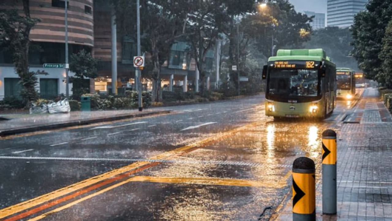 சிங்கப்பூரர்களே குடை எடுக்க மறக்காதீங்க அக்டோபரின் 2ம் பாதியில் செம மழை பெய்யப்போகுது வானிலை ஆய்வு மையம்! சிங்கப்பூரர்களே குடை எடுக்க மறக்காதீங்க அக்டோபரின் 2ம் பாதியில் செம மழை பெய்யப்போகுது வானிலை ஆய்வு மையம்!