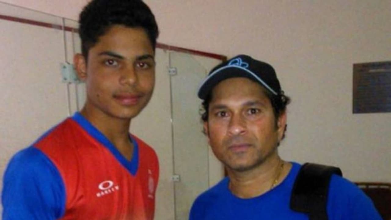 11 బంతుల్లో హాఫ్ సెంచరీ! యువీ రికార్డు బ్రేక్ చేసిన రైల్వేస్ ఆటగాడు అషుతోష్ శర్మ... 11 బంతుల్లో హాఫ్ సెంచరీ! యువీ రికార్డు బ్రేక్ చేసిన రైల్వేస్ ఆటగాడు అషుతోష్ శర్మ...