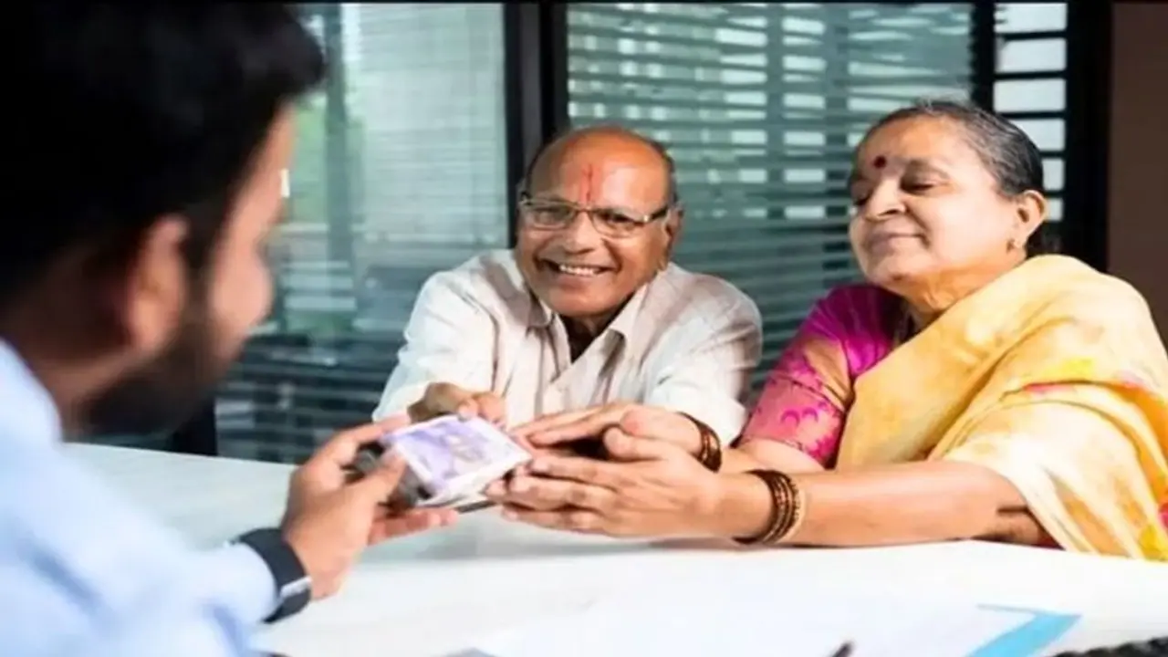 ஒரு நாளைக்கு 7 ரூபாய் போதும்.. மாதம் 5000 ரூபாய் ஓய்வூதியம் பெற முடியும்.. முழு விபரம் இதோ !! ஒரு நாளைக்கு 7 ரூபாய் போதும்.. மாதம் 5000 ரூபாய் ஓய்வூதியம் பெற முடியும்.. முழு விபரம் இதோ !!