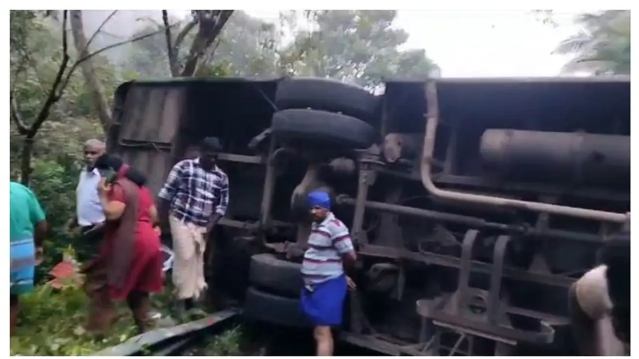 Kerala: Bus carrying Ayyappa devotees overturns in Erumeli; several injured Kerala: Bus carrying Ayyappa devotees overturns in Erumeli; several injured