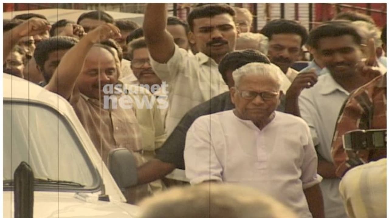 വര്ഗ ശത്രുക്കളോടും പാര്ട്ടിക്കുള്ളിലും; വി.എസിന്റെ രണ്ട് പോരാട്ട കാലങ്ങള് വര്ഗ ശത്രുക്കളോടും പാര്ട്ടിക്കുള്ളിലും; വി.എസിന്റെ രണ്ട് പോരാട്ട കാലങ്ങള്