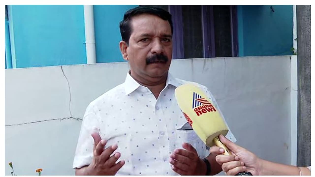 'വ്യക്തിയെന്ന നിലക്ക് പ്രയാസം തോന്നി, വീണ്ടും വിളിച്ച് സഖാവ് പങ്കെടുക്കേണ്ടതില്ലെന്ന് പറഞ്ഞു'; പിഎ സുരേഷ്