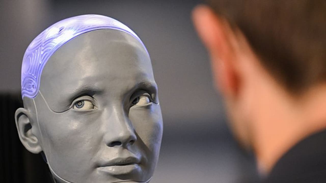 യുകെയിലെ സ്കൂളില് 'ഹെഡ്മാഷ്' ഇനി എ ഐ ബോട്ട്; പേര് 'അബിഗെയ്ൽ ബെയ്ലി' ! യുകെയിലെ സ്കൂളില് 'ഹെഡ്മാഷ്' ഇനി എ ഐ ബോട്ട്; പേര് 'അബിഗെയ്ൽ ബെയ്ലി' !