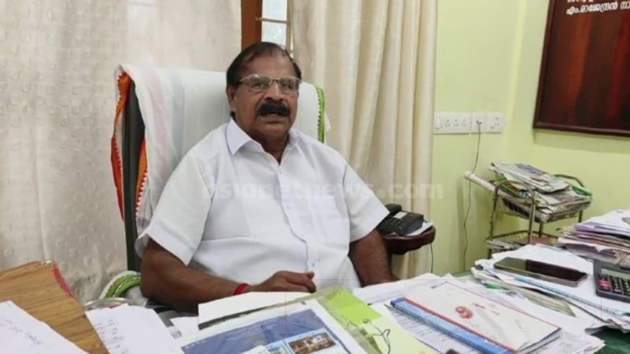 സമുദായ സന്തുലനം പാലിക്കാൻ തയ്യാറായില്ല: പഞ്ചായത്ത് പ്രസിഡന്റിനെ കോൺഗ്രസ് പുറത്താക്കി സമുദായ സന്തുലനം പാലിക്കാൻ തയ്യാറായില്ല: പഞ്ചായത്ത് പ്രസിഡന്റിനെ കോൺഗ്രസ് പുറത്താക്കി