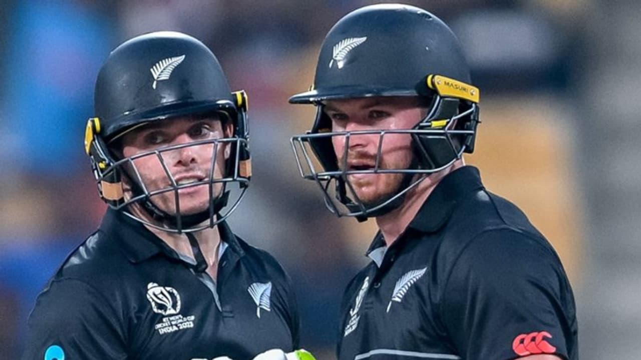 கடைசில காட்டு காட்டுன்னு காட்டிய நியூசிலாந்து – கடைசி 10 ஓவர்களில் 103 ரன்கள் – மொத்தமாக 288 ரன்கள் குவிப்பு! கடைசில காட்டு காட்டுன்னு காட்டிய நியூசிலாந்து – கடைசி 10 ஓவர்களில் 103 ரன்கள் – மொத்தமாக 288 ரன்கள் குவிப்பு!