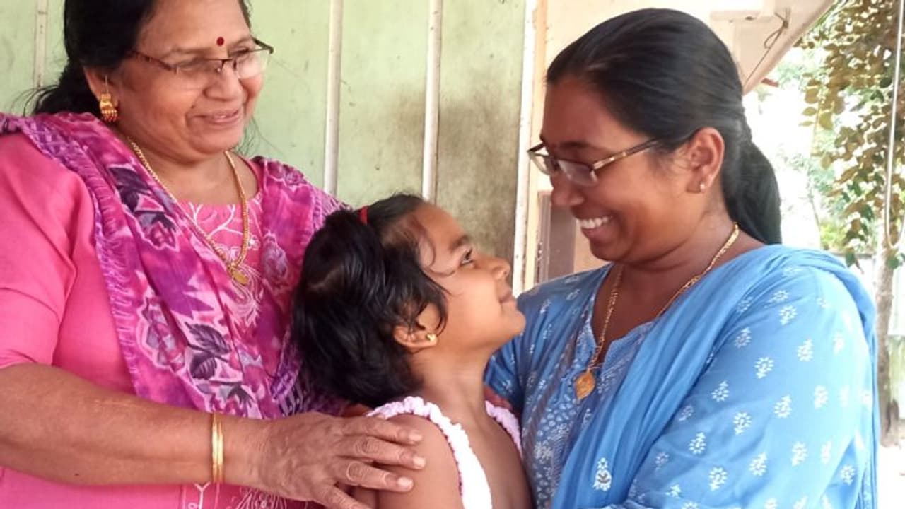 വീട്ടിലേക്ക് ടിക്കറ്റെടുത്ത അന്ന് മിസൈൽ, യാത്ര മുടങ്ങി; ഒടുവിൽ ഇസ്രയേലിൽ നിന്നും മലയാളി നഴ്സ് നാട്ടിലെത്തി വീട്ടിലേക്ക് ടിക്കറ്റെടുത്ത അന്ന് മിസൈൽ, യാത്ര മുടങ്ങി; ഒടുവിൽ ഇസ്രയേലിൽ നിന്നും മലയാളി നഴ്സ് നാട്ടിലെത്തി