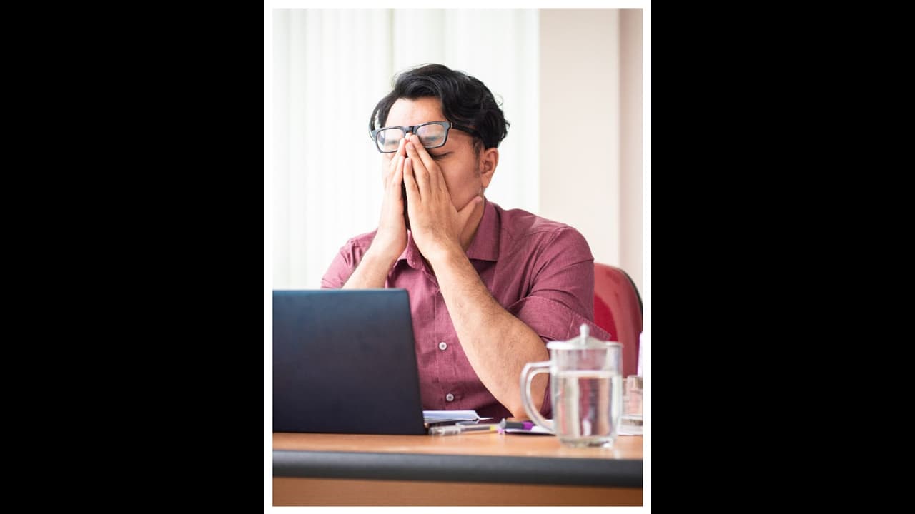 സ്ട്രെസും ഉറക്കമില്ലായ്മയും കൂട്ടത്തില് ആരോടും ഇടപഴകാതിരിക്കലും; ഈ ശീലങ്ങളുണ്ടോ? സ്ട്രെസും ഉറക്കമില്ലായ്മയും കൂട്ടത്തില് ആരോടും ഇടപഴകാതിരിക്കലും; ഈ ശീലങ്ങളുണ്ടോ?