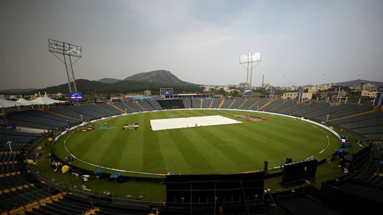 ഇന്ത്യ ബംഗ്ലാദേശ് ആവേശപ്പോരാട്ടത്തിനായി കാത്തിരിക്കുന്ന ആരാധകർക്ക് നിരാശവാർത്ത, പൂനെയിൽ രാവിലെ മുതൽ മഴയുടെ കളി ഇന്ത്യ ബംഗ്ലാദേശ് ആവേശപ്പോരാട്ടത്തിനായി കാത്തിരിക്കുന്ന ആരാധകർക്ക് നിരാശവാർത്ത, പൂനെയിൽ രാവിലെ മുതൽ മഴയുടെ കളി