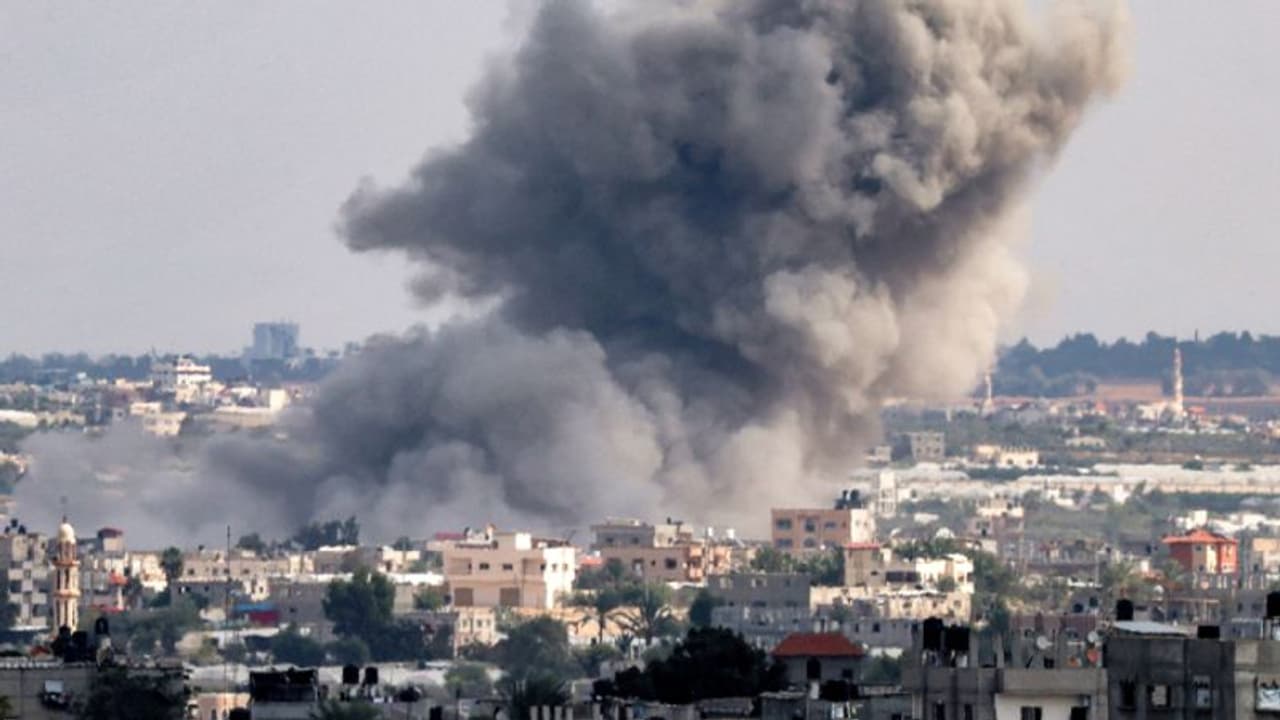 ಗಡಿ ಭಾಗದಲ್ಲಿ ಹೆಚ್ಚಿದ ಟ್ಯಾಂಕರ್‌ ಜಮಾವಣೆ: ಸದ್ಯಕ್ಕೆ ಭಾರತೀಯರ ತೆರವು ಕಷ್ಟ