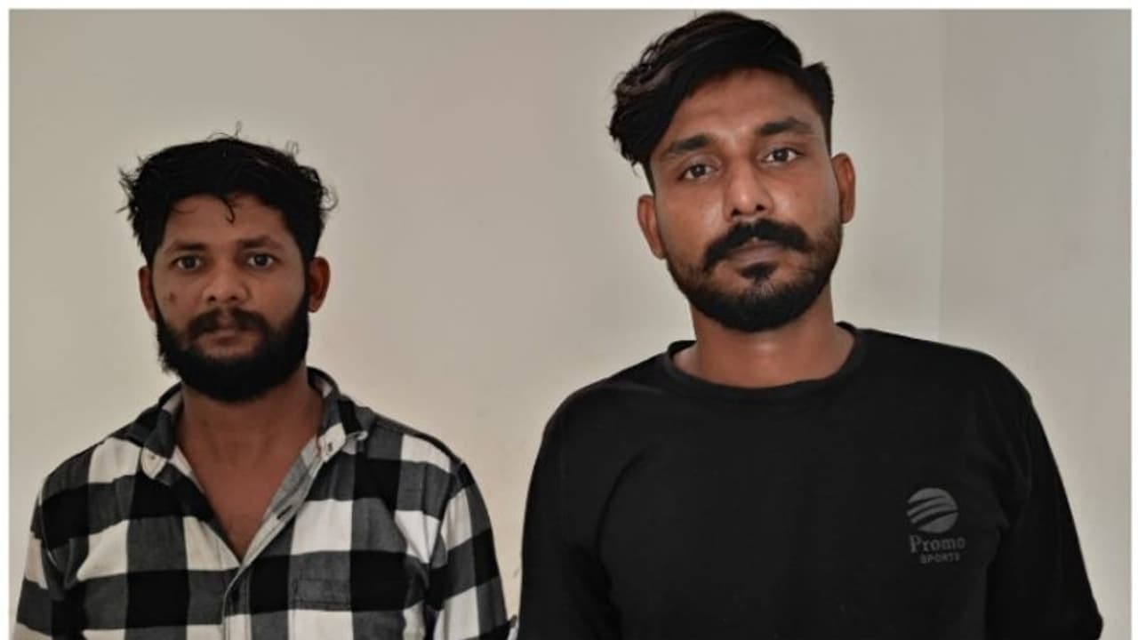 ബാംഗ്ലൂരിൽ നിന്നും ഒഡിഷയിൽ നിന്നും ലഹരിയെത്തിക്കുന്നത് കൊച്ചിയിലെ കണ്ണികള് വഴി; രണ്ട് യുവാക്കള് പിടിയില് ബാംഗ്ലൂരിൽ നിന്നും ഒഡിഷയിൽ നിന്നും ലഹരിയെത്തിക്കുന്നത് കൊച്ചിയിലെ കണ്ണികള് വഴി; രണ്ട് യുവാക്കള് പിടിയില്