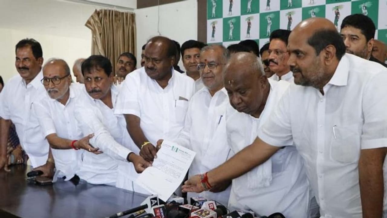 'ദേവഗൗഡയിൽ' പ്രതിസന്ധിയിലായി ജെഡിഎസ്, ആഭ്യന്തര കലഹം; ബിജെപി വിരുദ്ധ നേതാക്കളെ സംഘടിപ്പിക്കാൻ നീക്കം