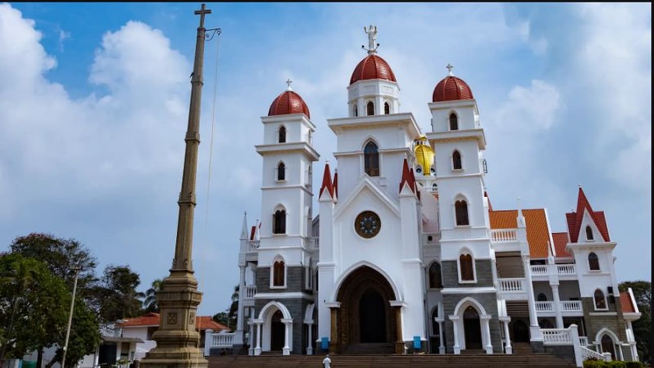 'വെട്ടുകാട് പള്ളി ഹെറിറ്റേജ് ടൂറിസം പദ്ധതിയിൽ ഉൾപ്പെടുത്തും', 3 കോടി ചെലവിട്ട അമിനിറ്റി സെന്റർ തുറന്നു
