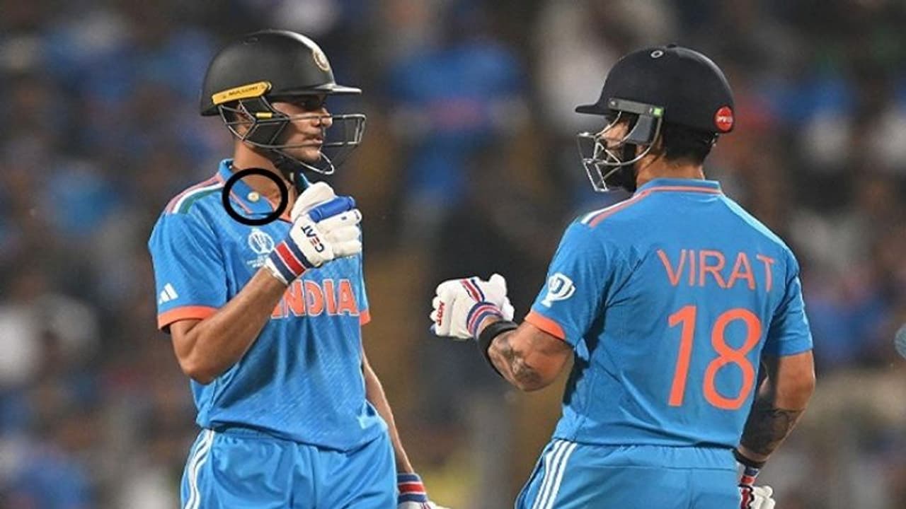 ವಿಶ್ವಕಪ್ ಪಂದ್ಯದ ವೇಳೆ ಶುಭ್ಮನ್ ಗಿಲ್, ಕಾಲರ್ನಲ್ಲಿ ಗೋಲ್ಡ್ ಕಾಯಿನ್ ಬ್ಯಾಡ್ಜ್ ಧರಿಸಿದ್ದೇಕೆ? ವಿಶ್ವಕಪ್ ಪಂದ್ಯದ ವೇಳೆ ಶುಭ್ಮನ್ ಗಿಲ್, ಕಾಲರ್ನಲ್ಲಿ ಗೋಲ್ಡ್ ಕಾಯಿನ್ ಬ್ಯಾಡ್ಜ್ ಧರಿಸಿದ್ದೇಕೆ?