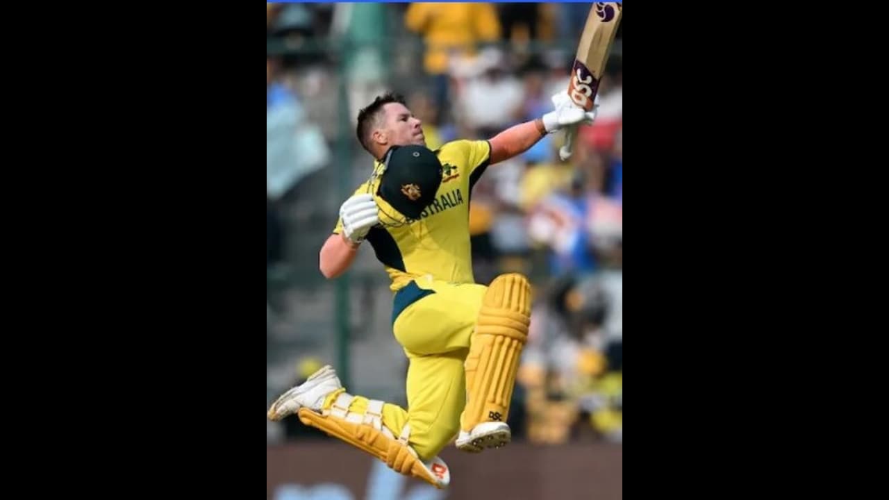 மீண்டும் மீண்டும் பாகிஸ்தான் வீரர்கள் செய்த தவறு: டேவிட் வார்னர் சதம் அடிக்க காரணமாக உசாமா மிர்!