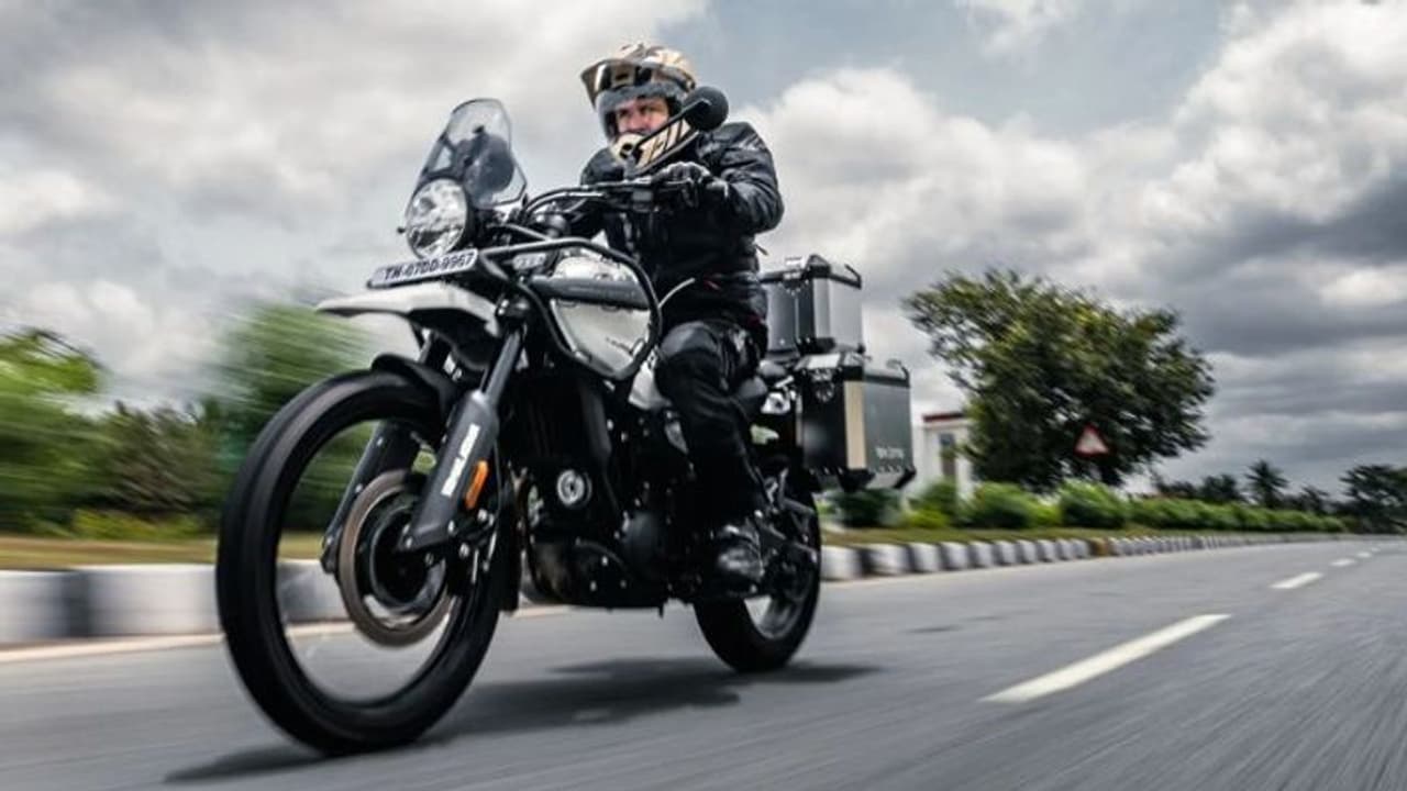 குறைந்த விலையில் ராயல் என்ஃபீல்டு இமாலயன் 452 அட்வென்ச்சர் பைக்.. எவ்வளவு தெரியுமா? குறைந்த விலையில் ராயல் என்ஃபீல்டு இமாலயன் 452 அட்வென்ச்சர் பைக்.. எவ்வளவு தெரியுமா?