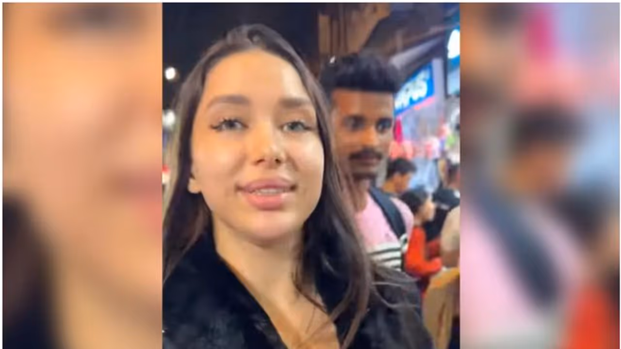 നാണക്കേട്; റഷ്യൻ യൂട്യൂബറുടെ പിന്നാലെ നടന്ന് ശല്യം ചെയ്ത് യുവാവ്, സംഭവം ദില്ലിയിൽ വീഡിയോ നാണക്കേട്; റഷ്യൻ യൂട്യൂബറുടെ പിന്നാലെ നടന്ന് ശല്യം ചെയ്ത് യുവാവ്, സംഭവം ദില്ലിയിൽ വീഡിയോ