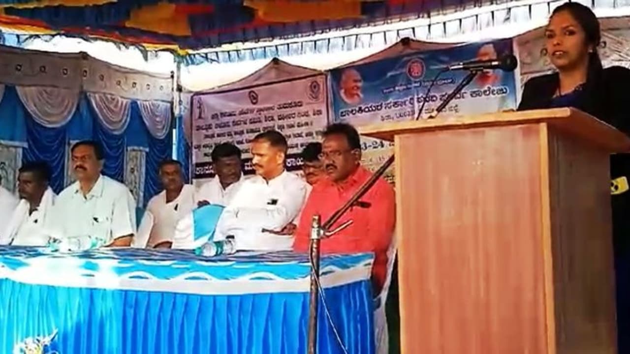 ಬಾಲ್ಯ ವಿವಾಹ ನಡೆಸುವ ಎಲ್ಲರೂ ಅಪರಾಧಿ : ನ್ಯಾ. ಗೀತಾಂಜಲಿ ಬಾಲ್ಯ ವಿವಾಹ ನಡೆಸುವ ಎಲ್ಲರೂ ಅಪರಾಧಿ : ನ್ಯಾ. ಗೀತಾಂಜಲಿ