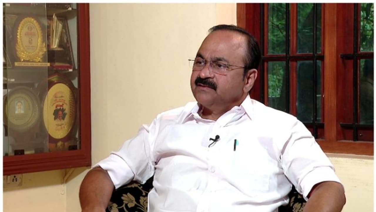 'താന് വേട്ടയാടപ്പെട്ടു, അന്ന് അങ്ങനെ പെരുമാറിയതിനെ കുറിച്ച് പാർട്ടിക്കറിയാം' 'താന് വേട്ടയാടപ്പെട്ടു, അന്ന് അങ്ങനെ പെരുമാറിയതിനെ കുറിച്ച് പാർട്ടിക്കറിയാം'