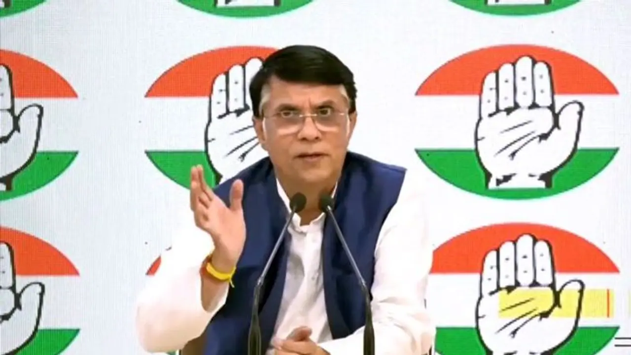 Modi government is strangulating CAG, claims Congress (WATCH) Modi government is strangulating CAG, claims Congress (WATCH)