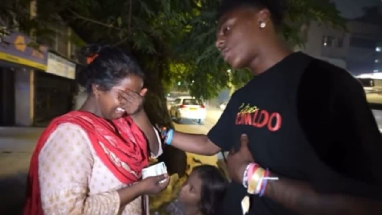 കഷ്ടപ്പെടുന്ന കുടുംബത്തെ സഹായിച്ച് ഇന്ത്യയിലെത്തിയ അമേരിക്കൻ യൂട്യൂബര് സ്പീഡ്; വീഡിയോ... കഷ്ടപ്പെടുന്ന കുടുംബത്തെ സഹായിച്ച് ഇന്ത്യയിലെത്തിയ അമേരിക്കൻ യൂട്യൂബര് സ്പീഡ്; വീഡിയോ...