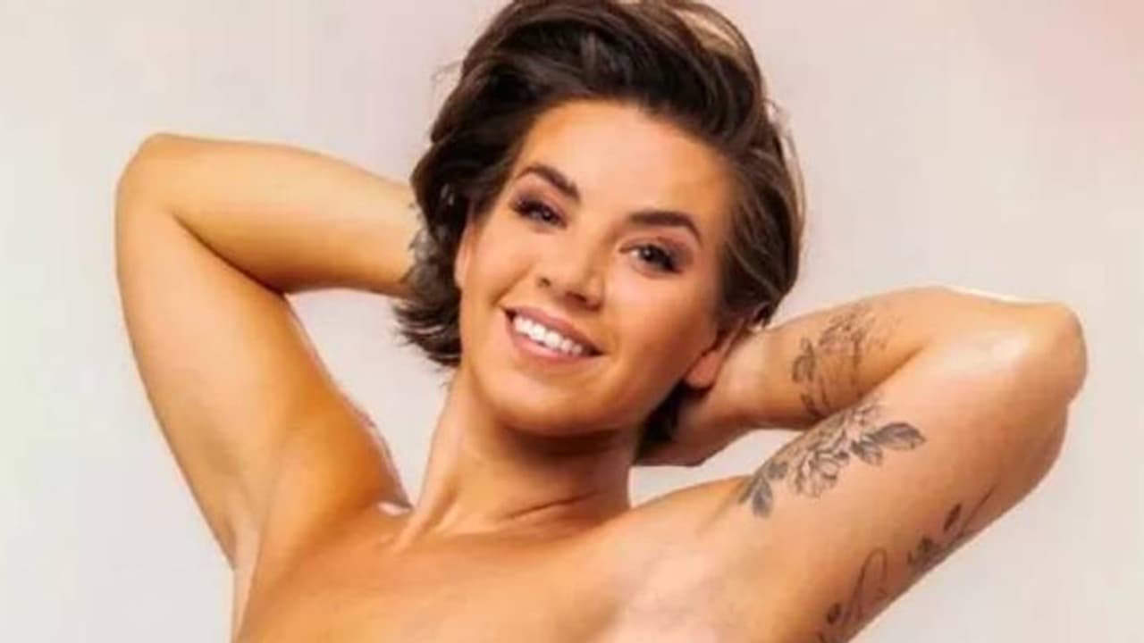 'സ്തനാർബുദം ഒന്നിന്റെയും അവസാനമല്ല, സ്തനങ്ങള് നീക്കം ചെയ്യുന്നത് സ്വാഭാവികം'; ടോപ്ലെസ് ചിത്രങ്ങളുമായി യുവതി 'സ്തനാർബുദം ഒന്നിന്റെയും അവസാനമല്ല, സ്തനങ്ങള് നീക്കം ചെയ്യുന്നത് സ്വാഭാവികം'; ടോപ്ലെസ് ചിത്രങ്ങളുമായി യുവതി